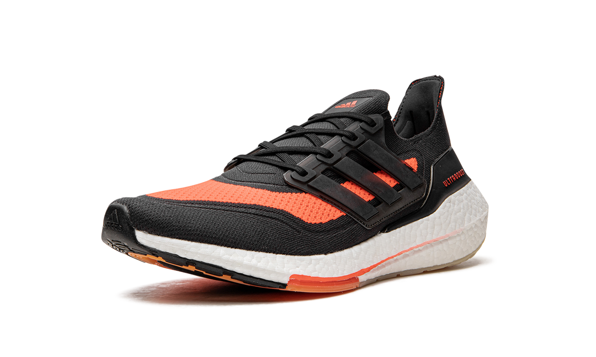 Ultraboost 21 "Carbon Solar Red" FZ2559