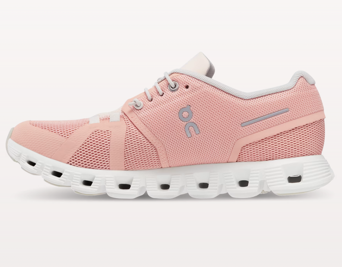 On Womens Cloud 5 - Rose/Shell (59.98556)